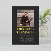 Titel 30. Geburtstag Party Foto Folieneinladung (Stehend vorne)
