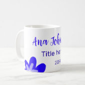 Titel des Doodle-Namens "Blaue Blume" Jahr 20XX Kaffeetasse (Vorderseite Links)