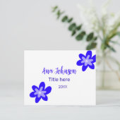 Titel des Doodle-Namens "Blaue Blume" Jahr 20XX Postkarte (Stehend Vorderseite)