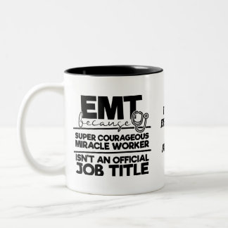 Titel des EMT-Jobs Zweifarbige Tasse