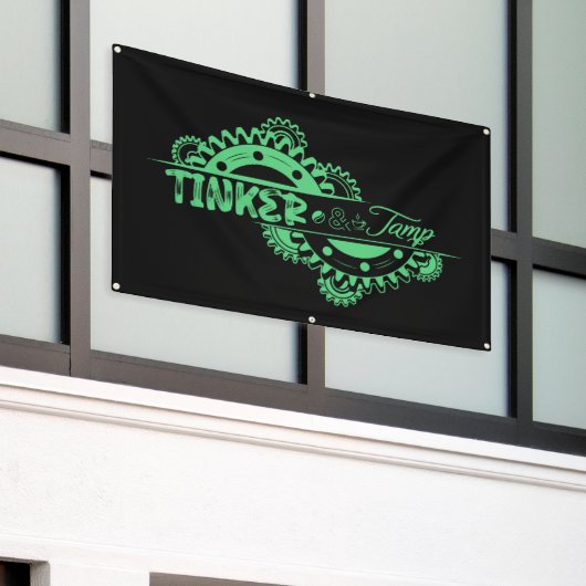 TNT LOGO BANNER (Äußeres Gebäude)
