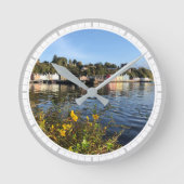 Tobermory auf der Insel Mull, Schottland Runde Wanduhr (Vorderseite)