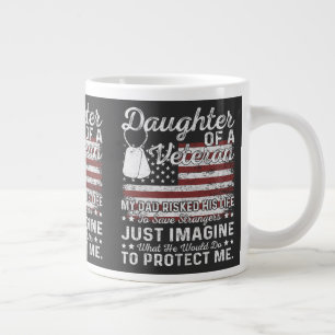 Tochter einer patriotischen Veteranenfamilie Jumbo-Tasse