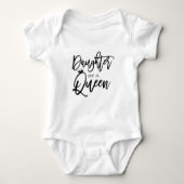 Tochter eines QUEEN Moderne Skripte, trendy Custom Baby Strampler (Vorderseite)