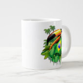 Toco Toucan mit brasilianischer Flagge Jumbo-Tasse (Vorderseite Rechts)