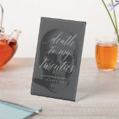 Tod an meinem 20er-Pedestal-Zeichen Sockelschild (In SItu)