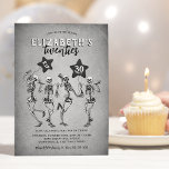 Tod meiner 30. Geburtstagsjugend-Party Einladung<br><div class="desc">Verabschiede dich von deinen Zwanzigern und grüße die Dreißiger! Machen Sie Ihr Party zum 30. Geburtstag mit lustigen "Death to My Youth" Party Einladungen zum 30. Geburtstag unvergesslich. Diese nostalgischen Einladungen mit Vintagem grauem Hintergrund, tanzenden Skeletten, Ballons mit "RIP" und "30 heute", um Ihren Gästen das Gefühl der Emotionen zu...</div>