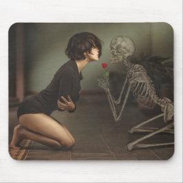 Tod und junge Frau Mousepad