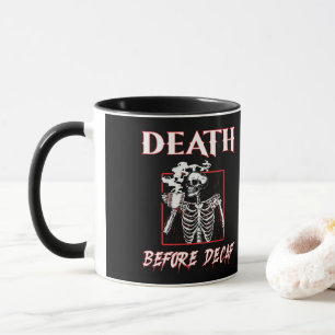 Tod vor entcoffeiniertem Kaffee Tasse