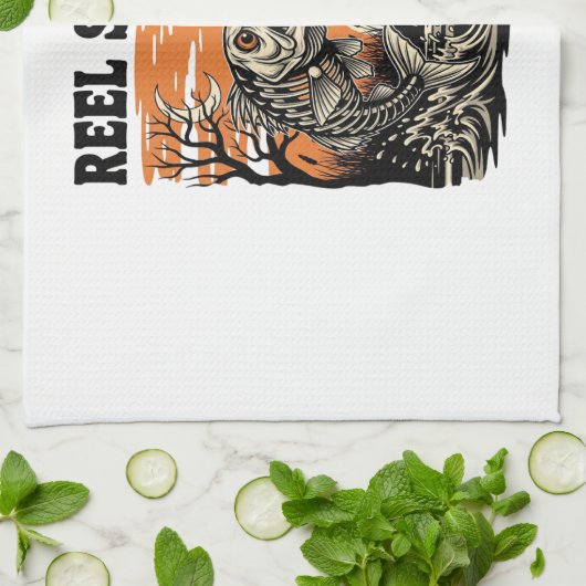 Toddler Fishing Halloween Geschirrtuch (Gefaltet)