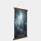 Todesdomäne: Ein unheimlicher Friedhof Wandteppich Mit Holzrahmen (Gewinkelt)