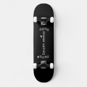 Todesmetall mit Schwarz mit Schmetterlingen Skateboard (Vorderseite)