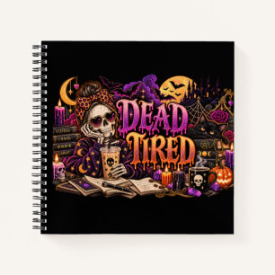 Tödlich müdes gotisches Halloween-Skelett-Spiralno Notizblock