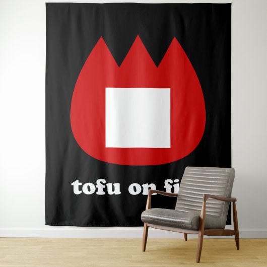 📛 Tofu in Flammen Wandteppich (Beispiel)