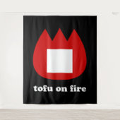 📛 Tofu in Flammen Wandteppich (Vorderseite)