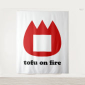 📛 Tofu in Flammen Wandteppich (Vorderseite)