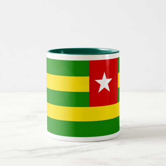 Togo-Flaggen-Tasse Zweifarbige Tasse (Mittel)