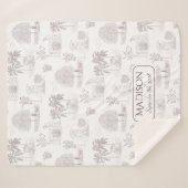 Toile de Jouy Baby Blanket mit Geburtsdatum Sherpadecke (Vorderseite (Horizontal))