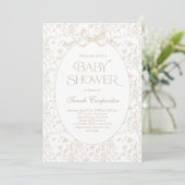 Toile De Jouy Bow Babydusche neutral Einladung (Stehend Vorderseite)