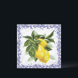 Toile Lemons Flat Blank Grußkarte Feiertagskarte<br><div class="desc">Diese hübsche leere Grußkarte im europäischen Stil ist mit üppigen Zitronen umgeben von einer kleinen Grenze! Ein Haufen heller, reifer Zitronen auf einem Ast umgeben von großzügigen grünen Blätter. Eine Grenze von königlich-navy blauen Spielfilme grenzt an das Design. Eine perfekte Karte, um die italienische (oder) französische Landschaft got Flare! Eine...</div>
