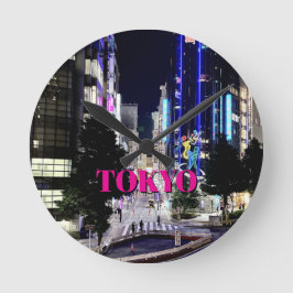 Tokio Japan Neonlichter bei Nacht Runde Wanduhr