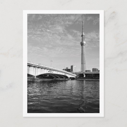 Tokyo Skytree im Sumida-Fluss Postkarte (Vorderseite)