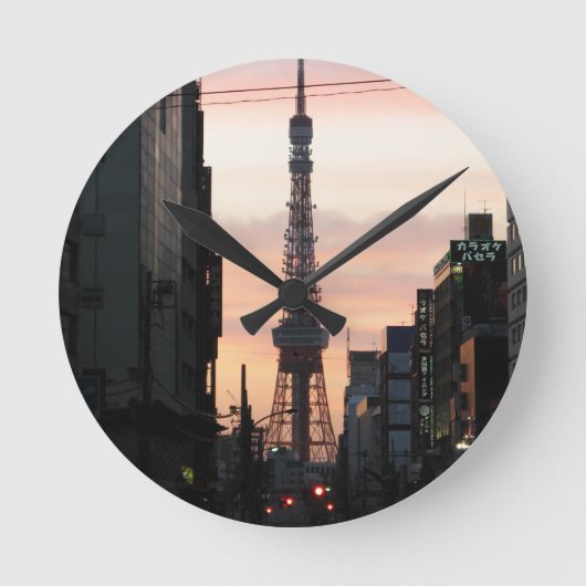 Tokyo Tower Sunrise 東 タ ワ 日 出 京 Runde Wanduhr (Vorderseite)