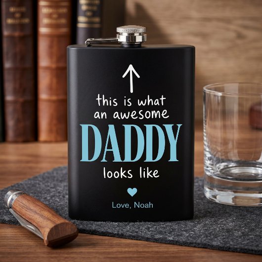 Tolle Daddy-Typografie Schwarze und blaue Flasche Flachmann