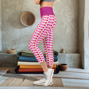 Tollkühne rote rosa Fuchsien-Herzen Valentinsmuste Capri Leggings