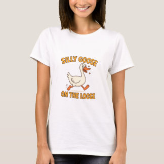 Tollpatschige Gans auf freiem Fuß T-Shirt