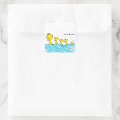 Tollpatschiges Entlein sorgt für eine Wasserschlac Quadratischer Aufkleber (Tasche)