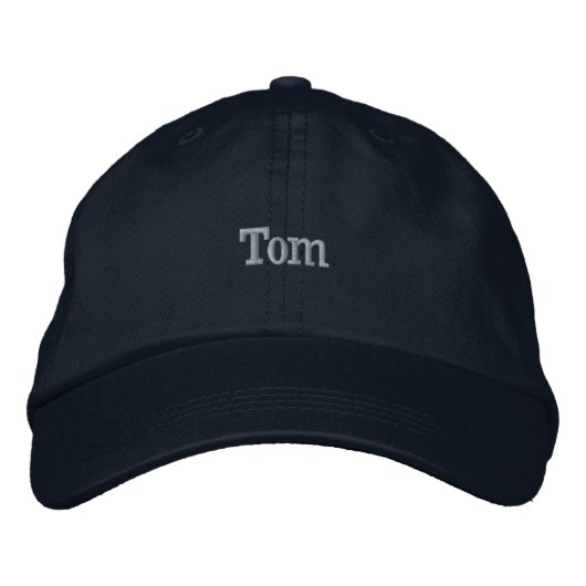 "Tom" Männername bestickt, Bestickte Baseballkappe (Vorderseite)