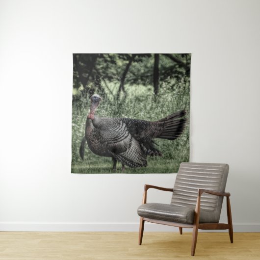 Tom Turkey Sage Green B&W Wandteppich (Beispiel)