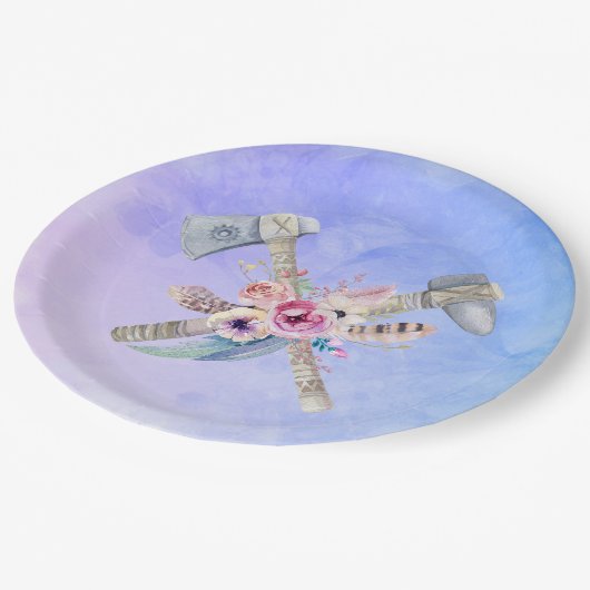Tomahawk Feathers and Blume Aquarelldesign Pappteller (Schrägansicht)