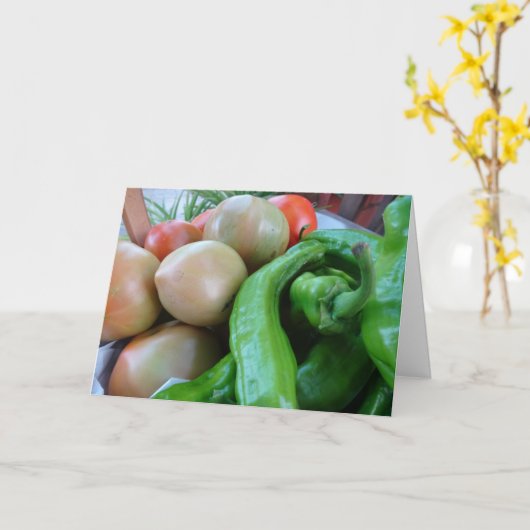 Tomaten/Paradeiser und grüne Paprikaschoten im Kor Karte (Gelbe Blume)