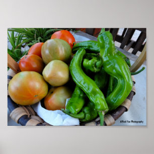 Tomaten und grüne Paprika im Korb Poster