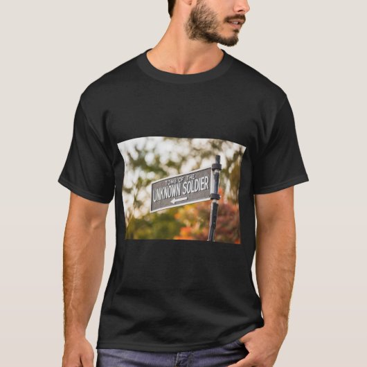 Tomb of the Unknown Soldier Sign T-Shirt (Vorderseite)