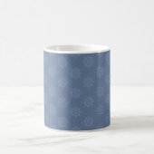 Tonal-Schiffsrad auf Grau Blau Kaffeetasse (Mittel)