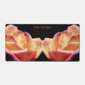 Töne Gelbe Rosenknospe-Blume Personalisiert Schreibtischunterlage (Vorderseite)