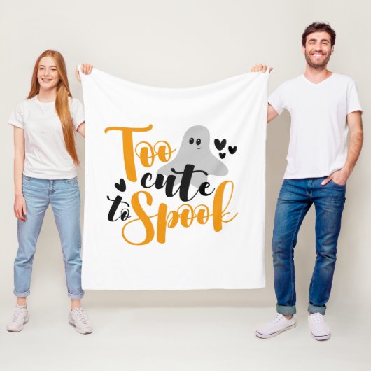 Too Cute To Spook Ghost Halloween Funny Hoodie Fleecedecke (Beispiel)