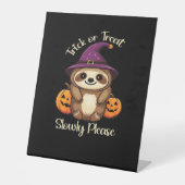 Too Lazy to be Scary Cute Halloween Sloth Classic Sockelschild (Vorderseite)