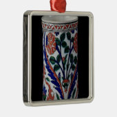 Topf mit einer Blumendekoration, Iznik Ornament Aus Metall (Rechts)