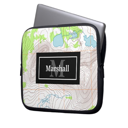 Topografische Karte mit Ihrem Namen und Monogramm Laptopschutzhülle (Vorderseite Links)