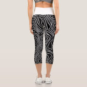 Topographic Line Art in Black 🗺️ Capri Leggings (Rückseite)
