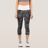Topographic Line Art in Black 🗺️ Capri Leggings (Vorderseite)
