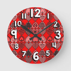 Topsy Turvy Hearts Runde Wanduhr