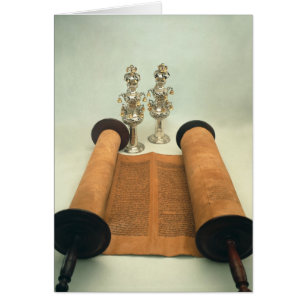 Torah Rolle mit silbernen Krone Finials