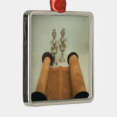 Torah Rolle mit silbernen Krone Finials Silbernes Ornament (Rechts)