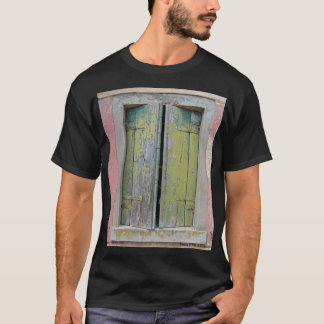 Torcello Fensterläden - Bild auf Front T-Shirt