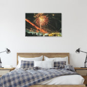 Torchlight-Parade und Feuerwerk im Winter Leinwanddruck (Insitu (Schlafzimmer))